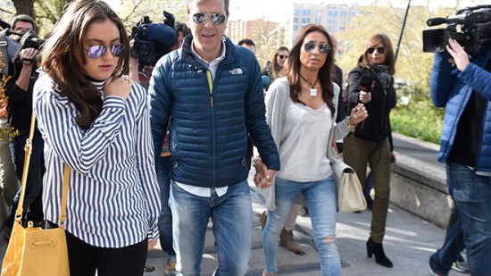Paco González y su familia, cara a cara con sus agresores
