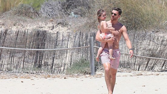 Xabi Alonso y Nagore Aranburu, vacaciones felices en Ibiza