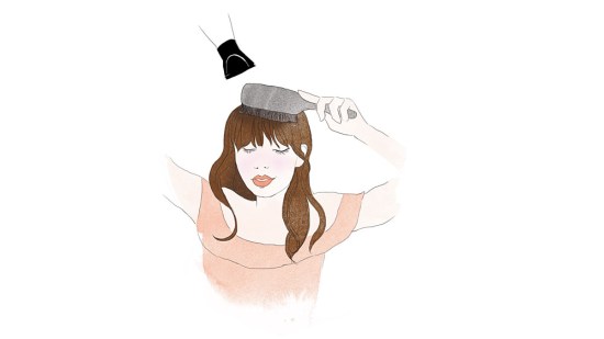 dibujo de mujer secándose el pelo con secador y cepillo