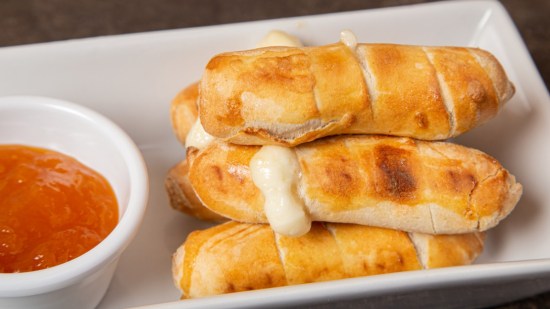 ¿Te flipan los tequeños? Prueba estos si estás Madrid