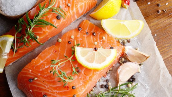 Razones para incluir el salmón en tu dieta