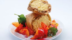 Paquetitos de helado de nuez con naranjas al cassis