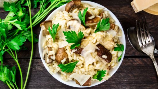 plato de arroz con champiñones