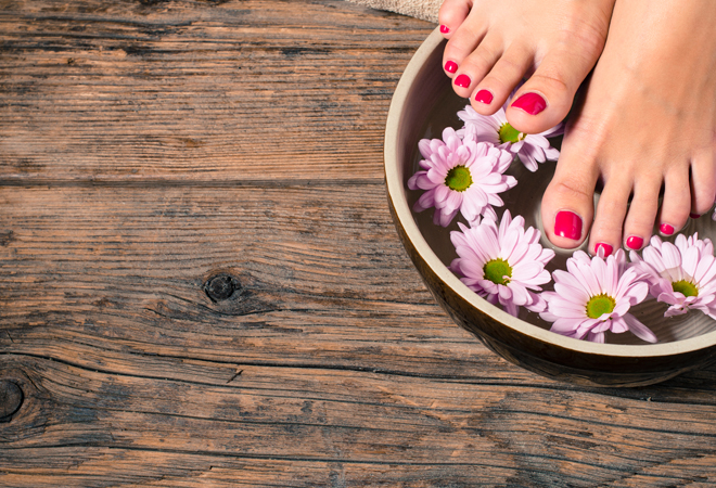 ¿Cómo hacer una pedicura en casa?