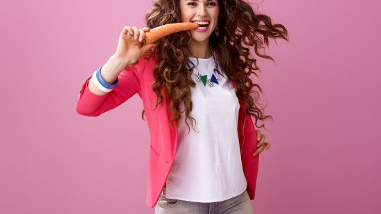 alimentos pelo y uñas fuertes