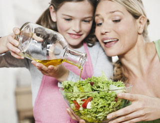 Trucos para eliminar manchas de aceite de la ropa