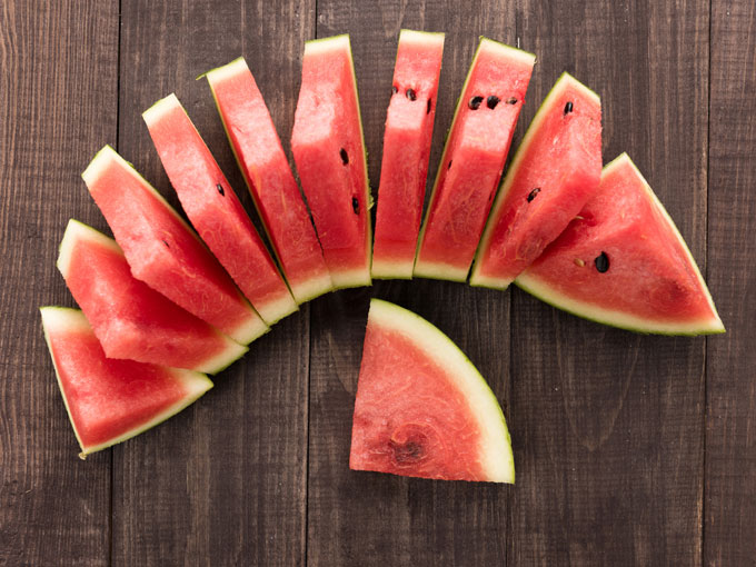 Formas originales de pelar una sandía