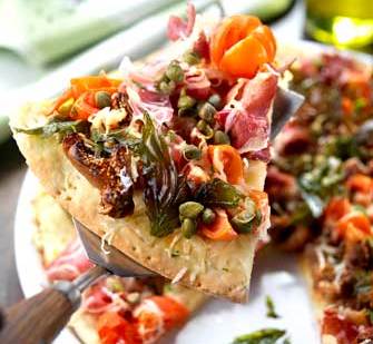 ‘Pizza’ Ibérica con Higos Secos y Albahaca