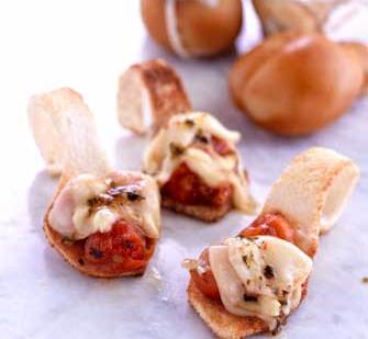 Tomatitos Confitados y 'Scarmoza' Ahumado