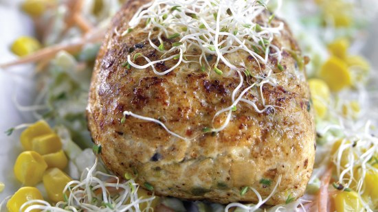 Hamburguesa de Pollo con Ensalada de Col