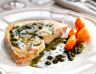 Pez espada a la pimienta verde