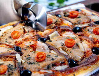 Pizza de atún fresco