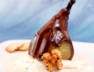 Pera Bella Helena con helado de nueces