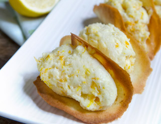 Tejas con crema de cítricos