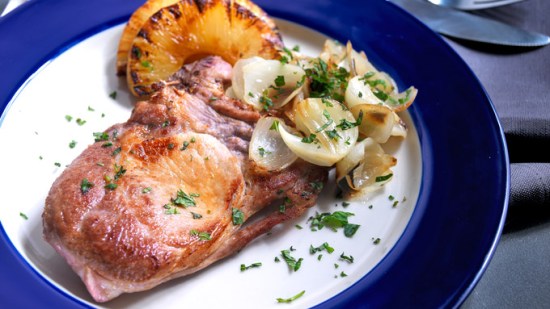 chuleta de cerdo con pina