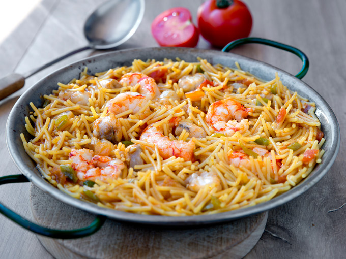 fideua de rape y gambas