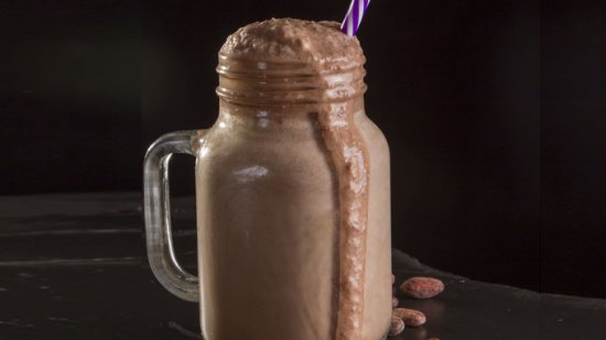 Receta de frappé de chocolate y canela. Fácil y sin lactosa