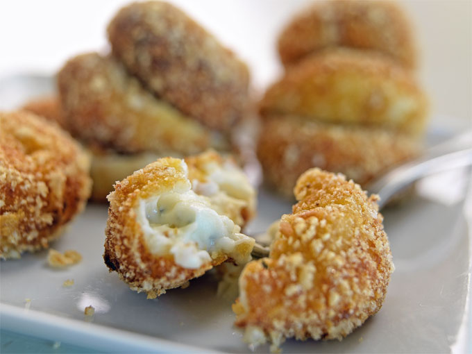 bocaditos de patata y queso