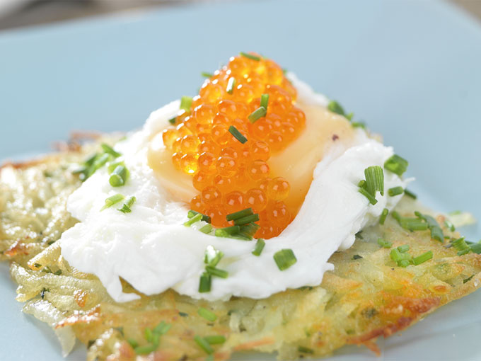 huevo escalfado sobre tosta de patata