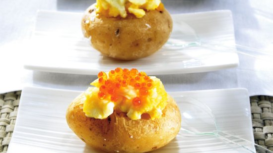 patatas rellenas de huevos revueltos