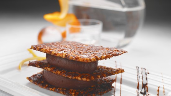 Milhojas de chocolate en tres texturas