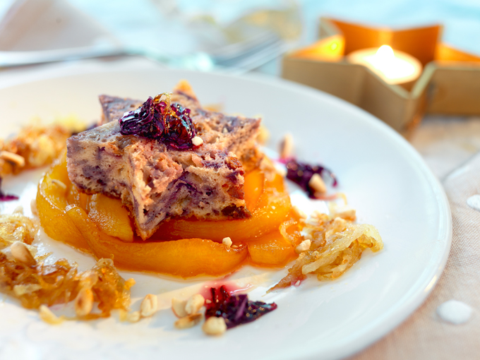 pastel de lombarda con manzana caramelizada