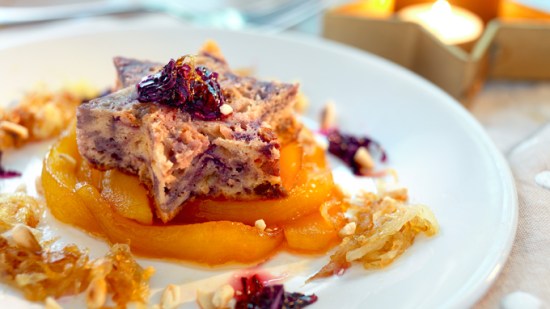 pastel de lombarda con manzana caramelizada