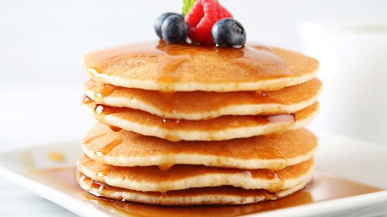 Tortitas americanas con sirope de arce