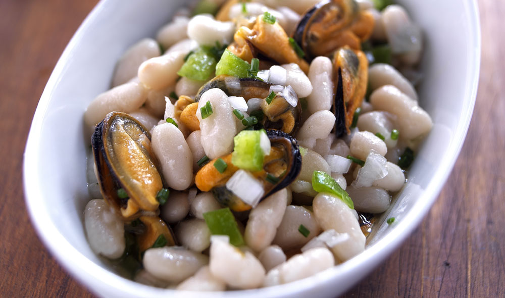 Ensalada de alubias con mejillones