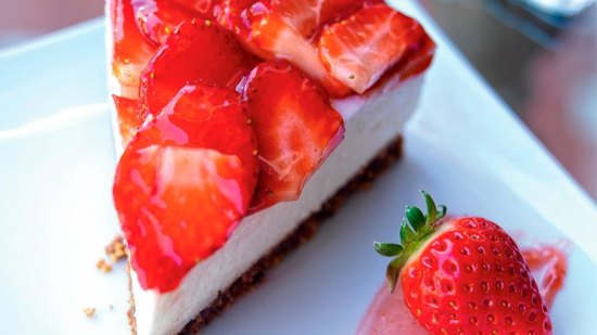 Tarta de queso y fresas