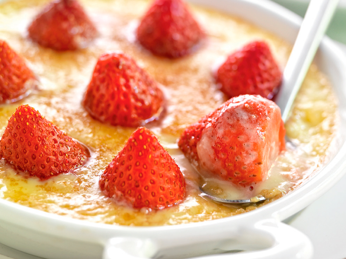 Fresas en crema gratinada