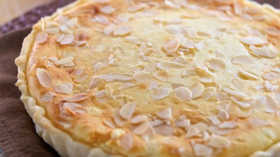 Tarta de queso de cabra y almendras