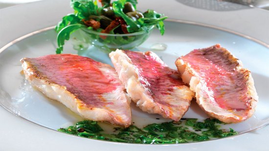 Salmonetes con emulsión de perejil aderezado con vinagreta
