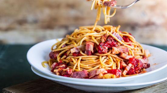 Espaguetis a la amatriciana