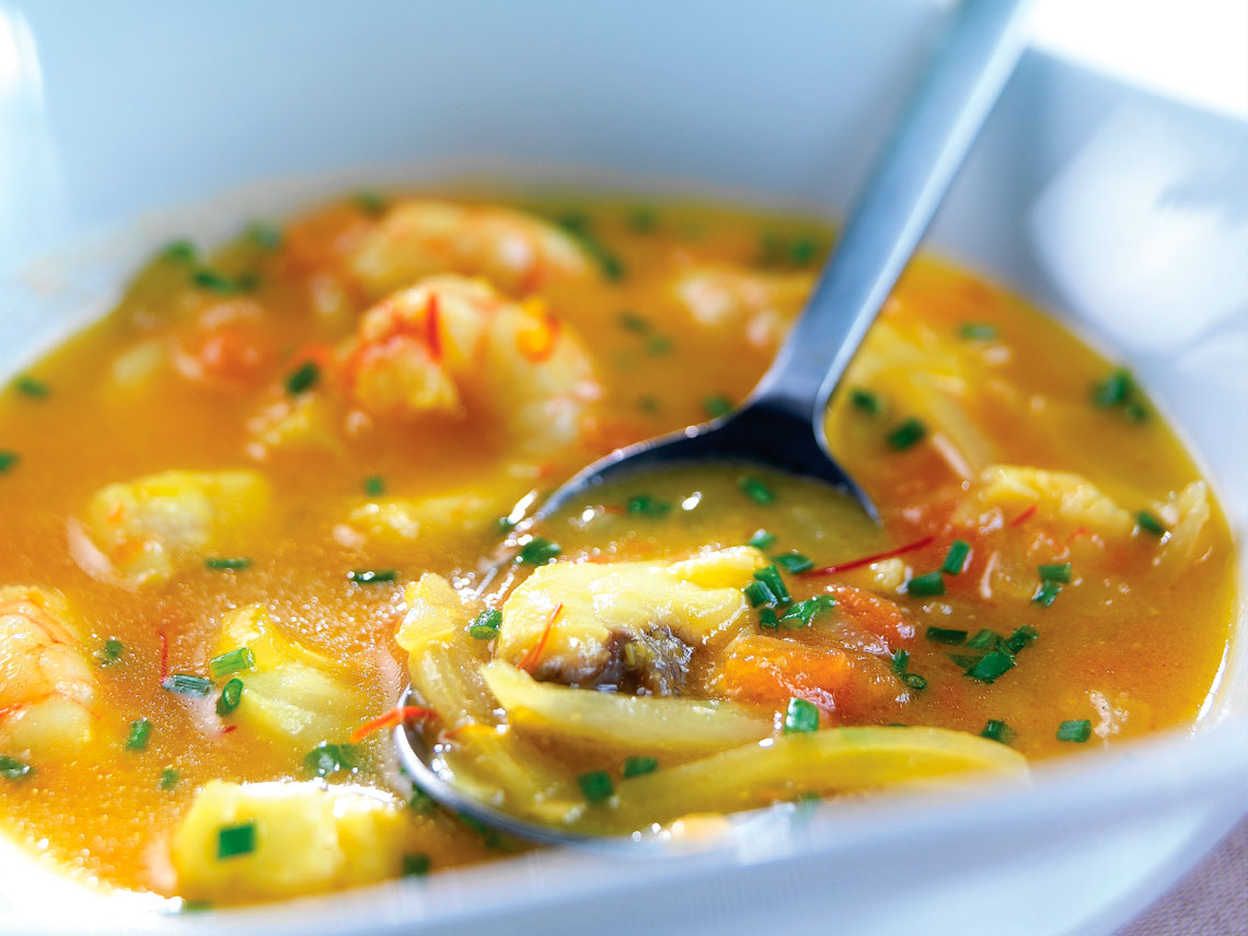Sopa de congrio con gambones