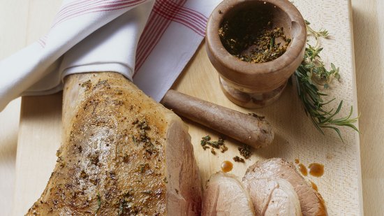 Vídeo Receta Cordero asado a las finas hierbas