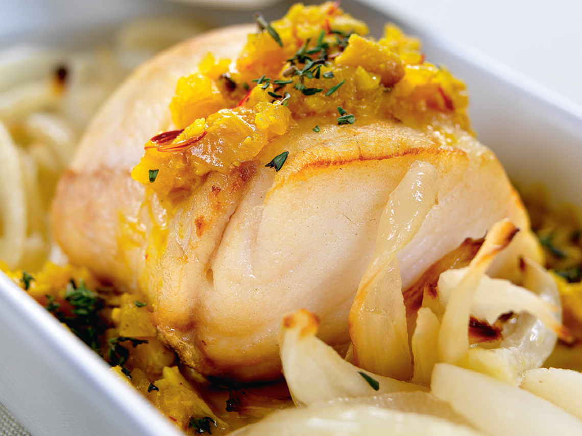 Merluza en cama de hinojo y nabo