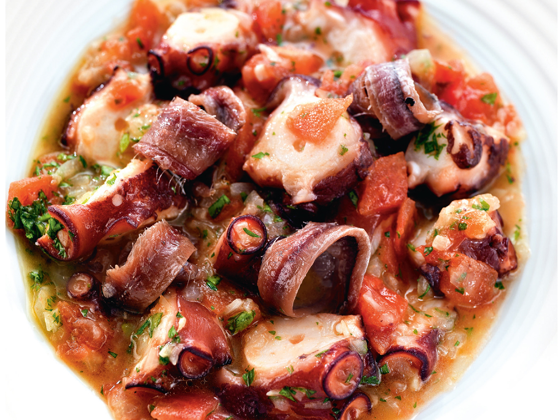 Pulpo guisado con anchoas