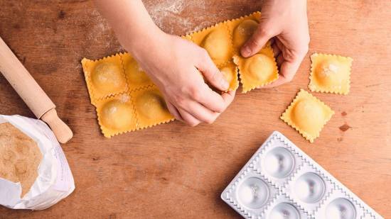 Raviolis rellenos de espinacas y ricota