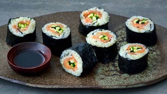 makis de salmón