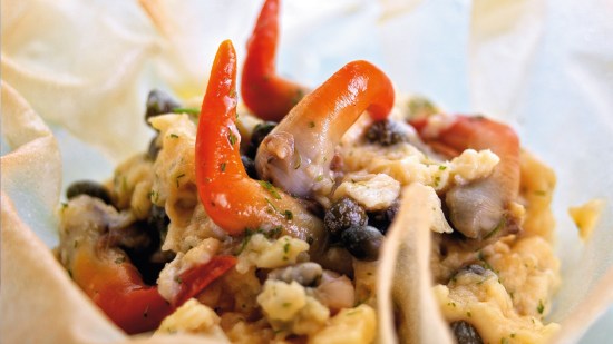 Tulipa de huevos revueltos con langostillos