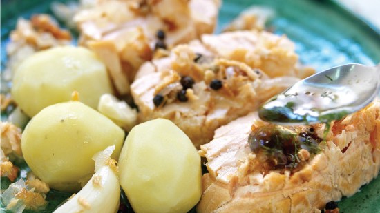 Salmón con salsa de eneldo y soja