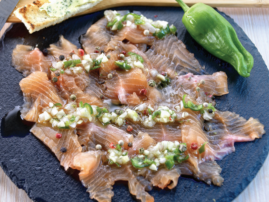 Carpaccio de trucha asalmonada