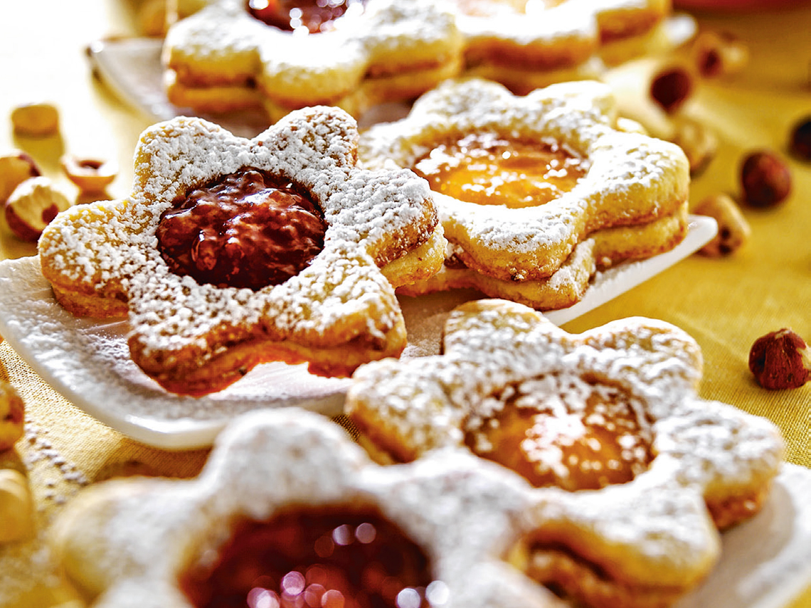 Flores de jale de membrillo y confitura de melocotón