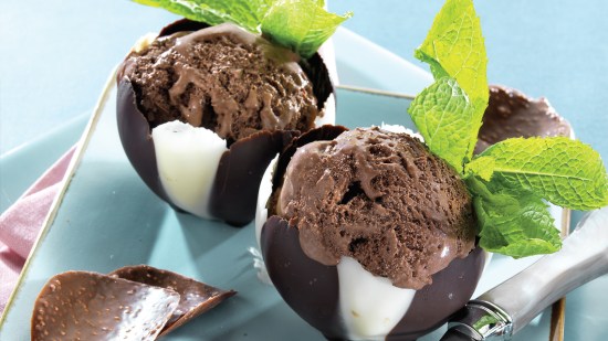 Helado de chocolate con menta