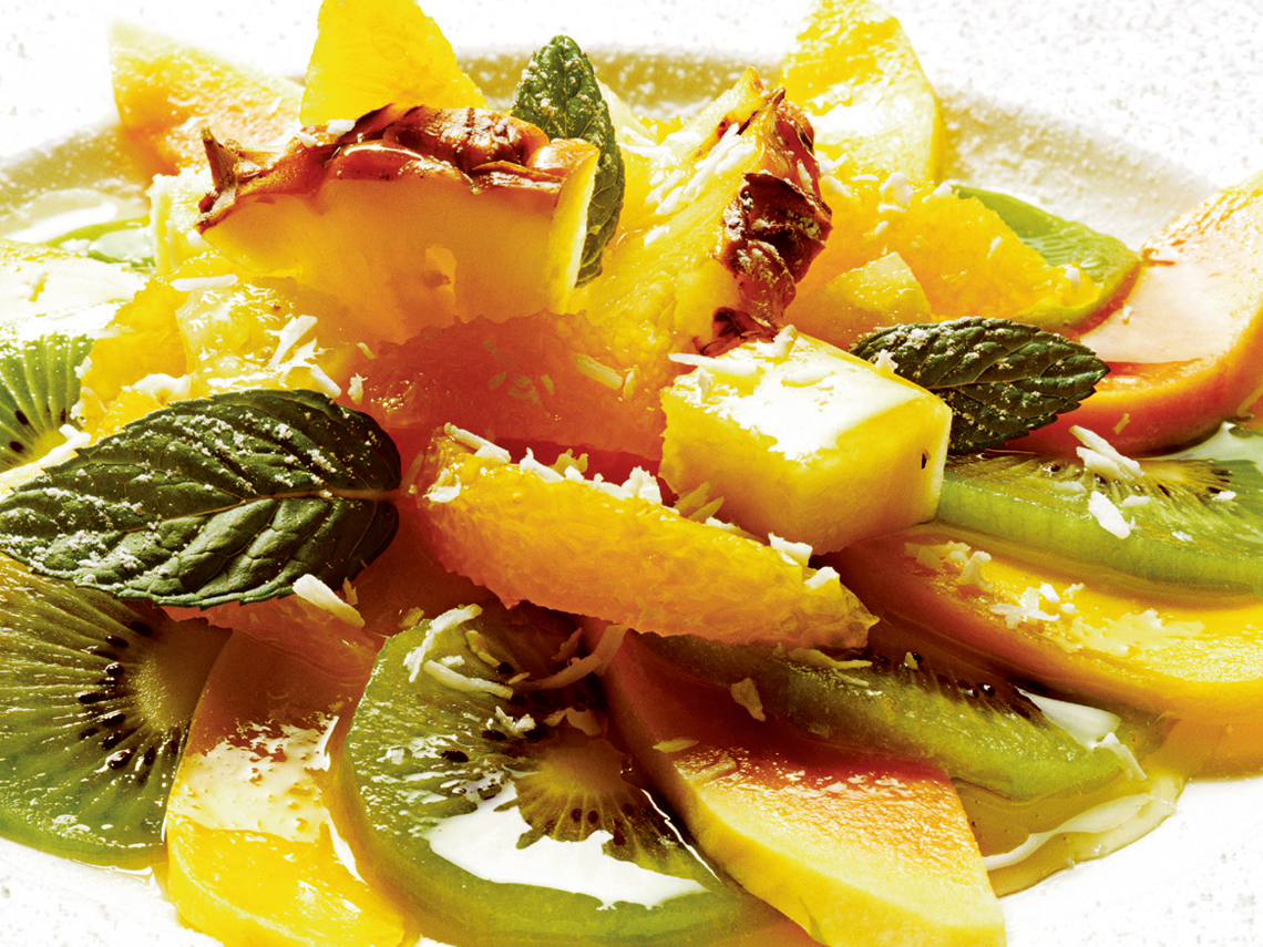 Frutas exóticas con almíbar de menta