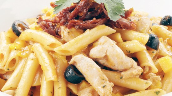 Macarrones con salsa de cheddar