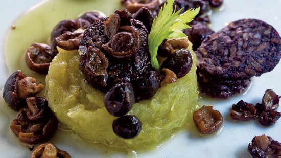 Setas de chopo con puré de apio