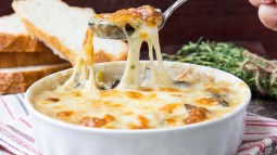 Cazuela de champiñones gratinados