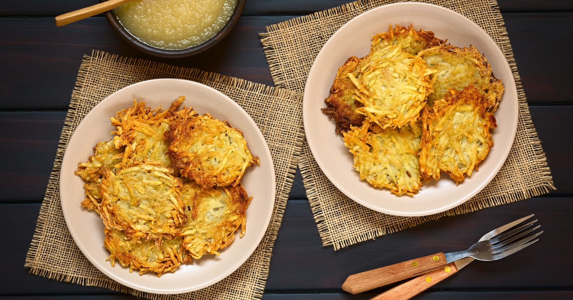 Receta de pancakes de patata con salsa de champiñones
